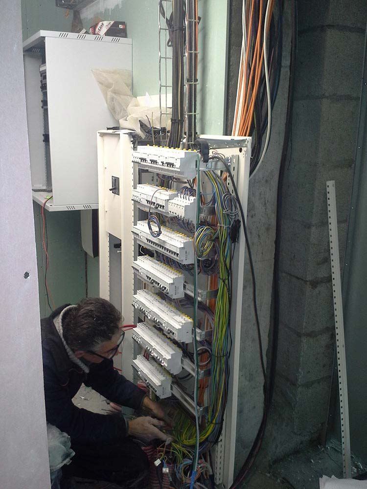 usine installation de compteur electrique